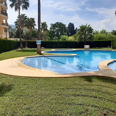 Апартаменти Con Piscina Y Vistas A La Montana *