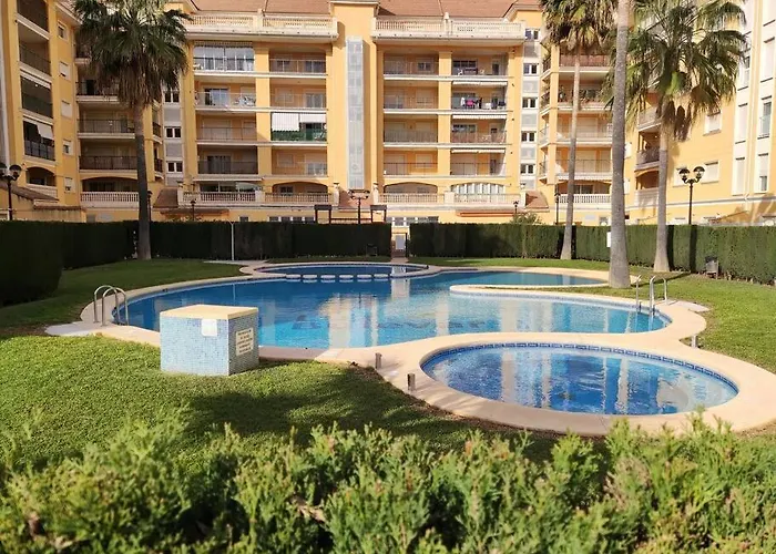 Con Piscina Y Vistas A La Montana Apartamento